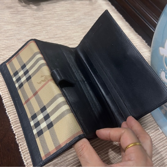 Vintage Burberry Beige and Black Check Long Wallet - Picture 2 of 5